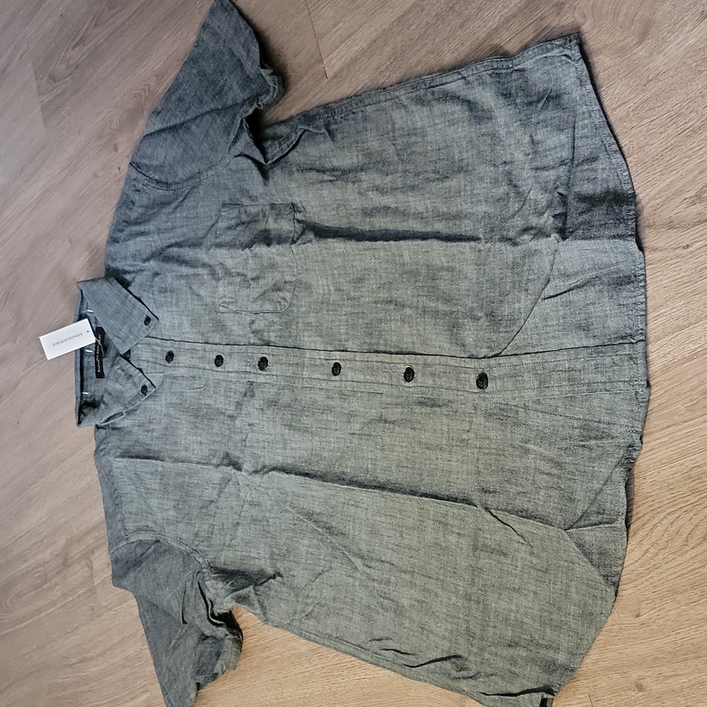 Banana Republic short sleeve button up. Small